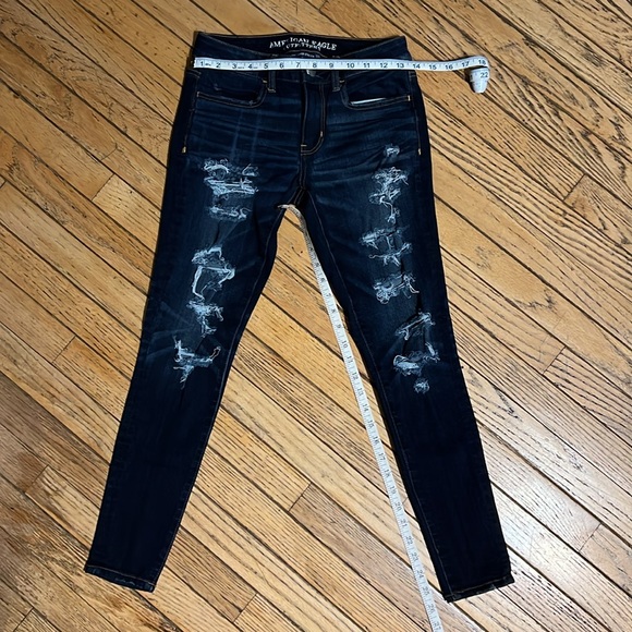 American Eagle Dark Wash Destructed Stretch Jeggings sz 2 Short Like New - Picture 4 of 8